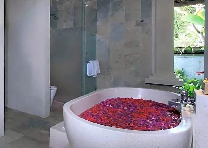 The Kanjeng Hotel 4*